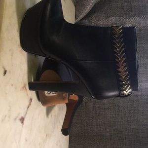 H by Halston Black Booties sz7